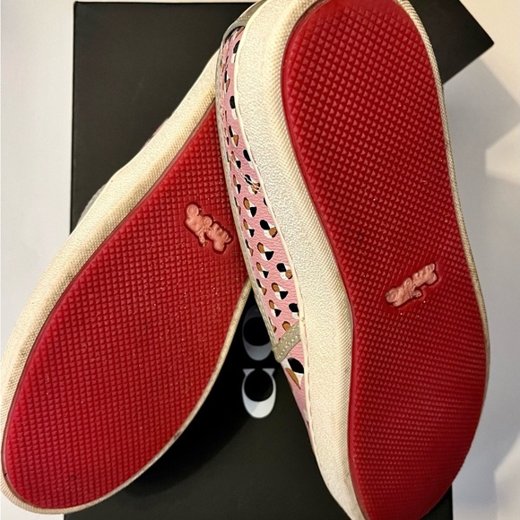 COACH BLUSH LEATHER SLIP ON HEARTS 💕 NWT Size 7 - Picture 3 of 5